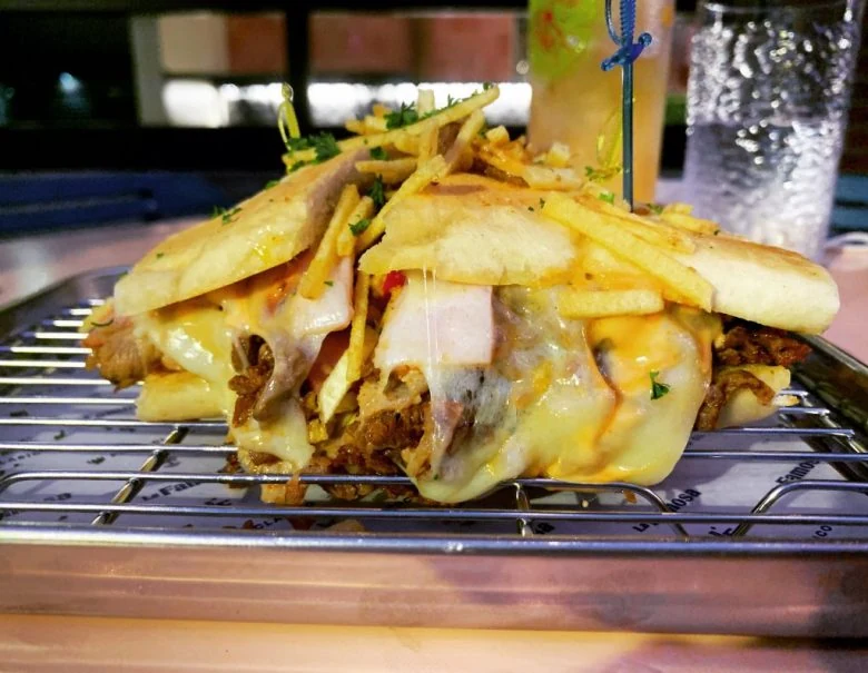 Tripleta at La Famosa